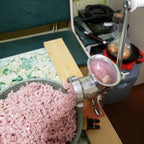 Moedor de Carne Manual com Enchideira — Faz Chouriço em Casa, Sem Esforço